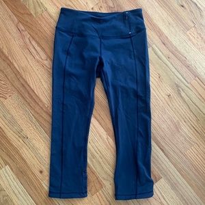 Calia by Carrie underwood navy crop leggings size small
